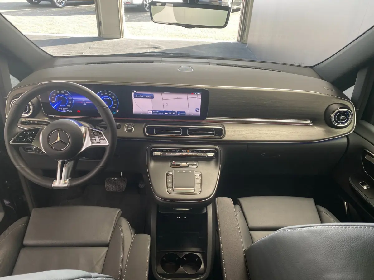 300 L2 Facelift - 8-pers - AMG - PANO - Exter. pakket - 360 - Elec. deuren - Vol Opties - Incl. Garantie
