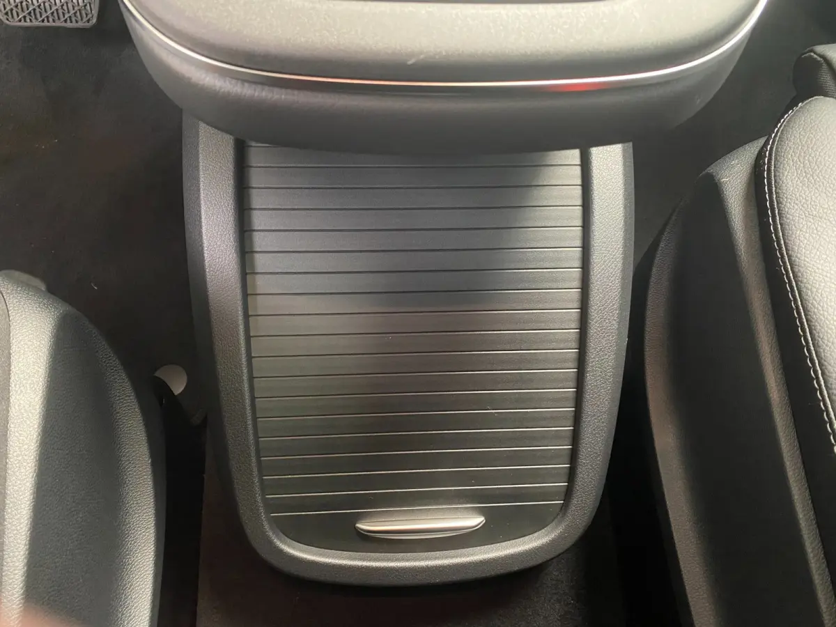 300 L2 Facelift - 8-pers - AMG - PANO - Exter. pakket - 360 - Elec. deuren - Vol Opties - Incl. Garantie
