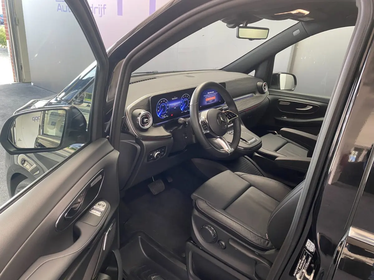 300 L2 Facelift - 8-pers - AMG - PANO - Exter. pakket - 360 - Elec. deuren - Vol Opties - Incl. Garantie