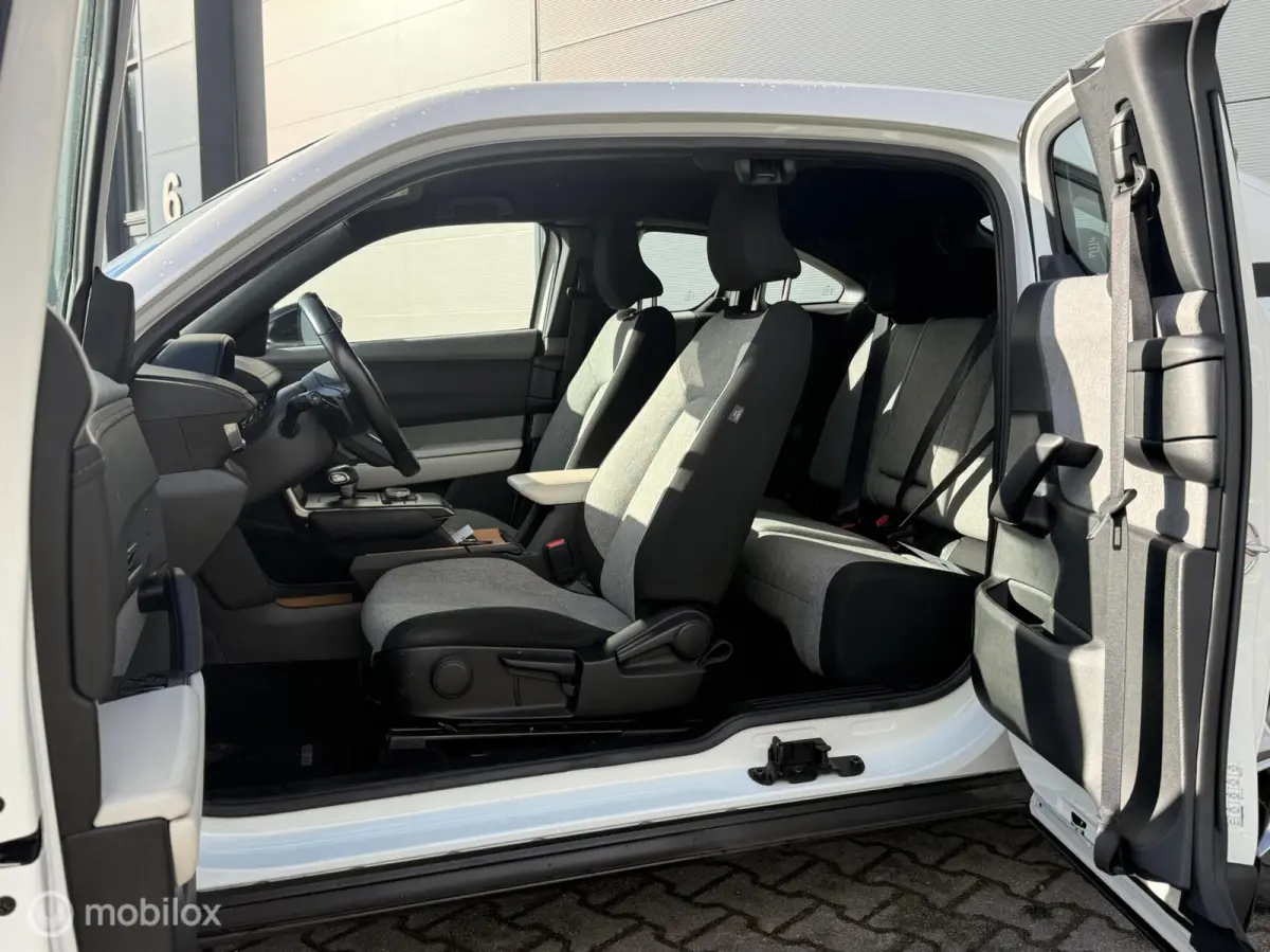 e-SkyActiv 145 36kWh | SOH 96,94% MOBA | Slechts 47.298 KM | HUD | Stoel- & Stuurverwarming