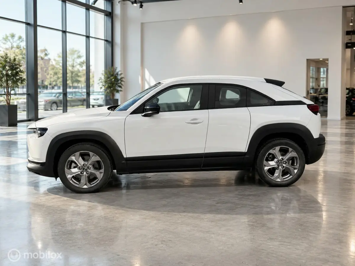 e-SkyActiv 145 36kWh | SOH 96,94% MOBA | Slechts 47.298 KM | HUD | Stoel- & Stuurverwarming