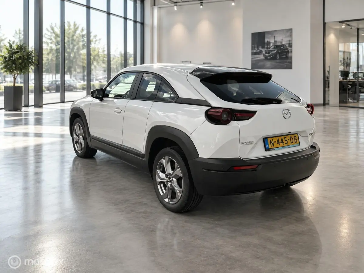 e-SkyActiv 145 36kWh | SOH 96,94% MOBA | Slechts 47.298 KM | HUD | Stoel- & Stuurverwarming
