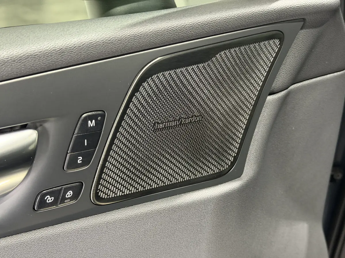 2.0 T6 Plug-in hybrid AWD R-Design | Panoramadak | Harman & Kardon Audio | Full LED koplampen