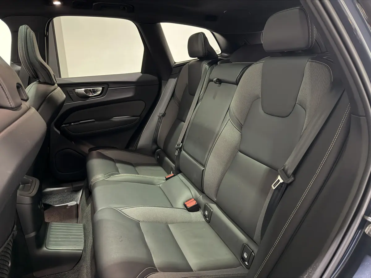 2.0 T6 Plug-in hybrid AWD R-Design | Panoramadak | Harman & Kardon Audio | Full LED koplampen
