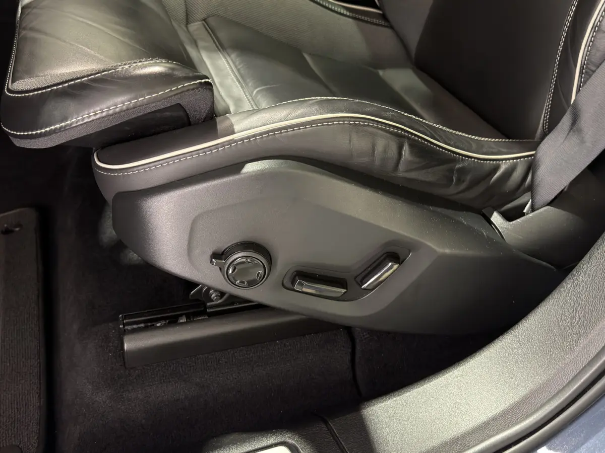 2.0 T6 Plug-in hybrid AWD R-Design | Panoramadak | Harman & Kardon Audio | Full LED koplampen