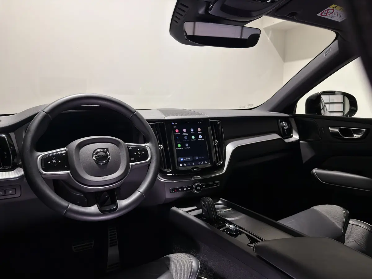 2.0 T6 Plug-in hybrid AWD R-Design | Panoramadak | Harman & Kardon Audio | Full LED koplampen