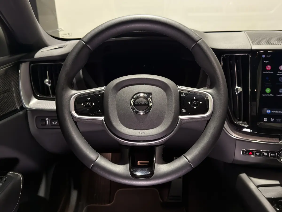 2.0 T6 Plug-in hybrid AWD R-Design | Panoramadak | Harman & Kardon Audio | Full LED koplampen