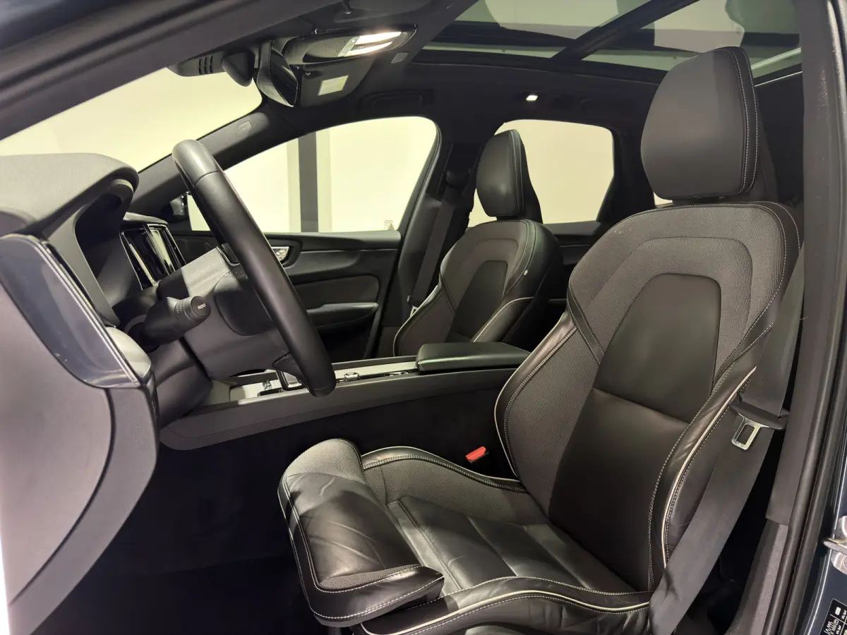 2.0 T6 Plug-in hybrid AWD R-Design | Panoramadak | Harman & Kardon Audio | Full LED koplampen