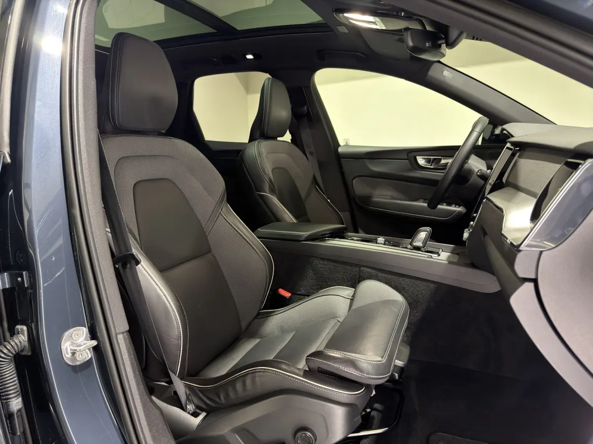 2.0 T6 Plug-in hybrid AWD R-Design | Panoramadak | Harman & Kardon Audio | Full LED koplampen
