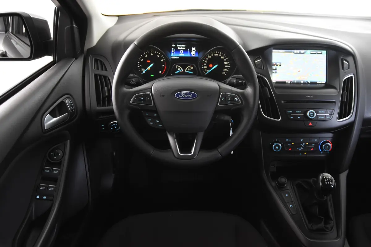 *Stoelverwarming*Cruise Control*PDC*