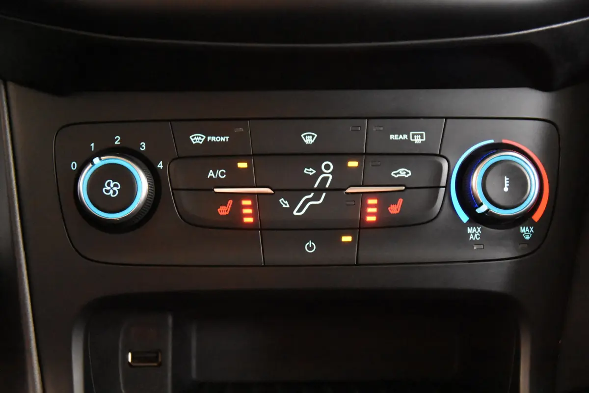 *Stoelverwarming*Cruise Control*PDC*