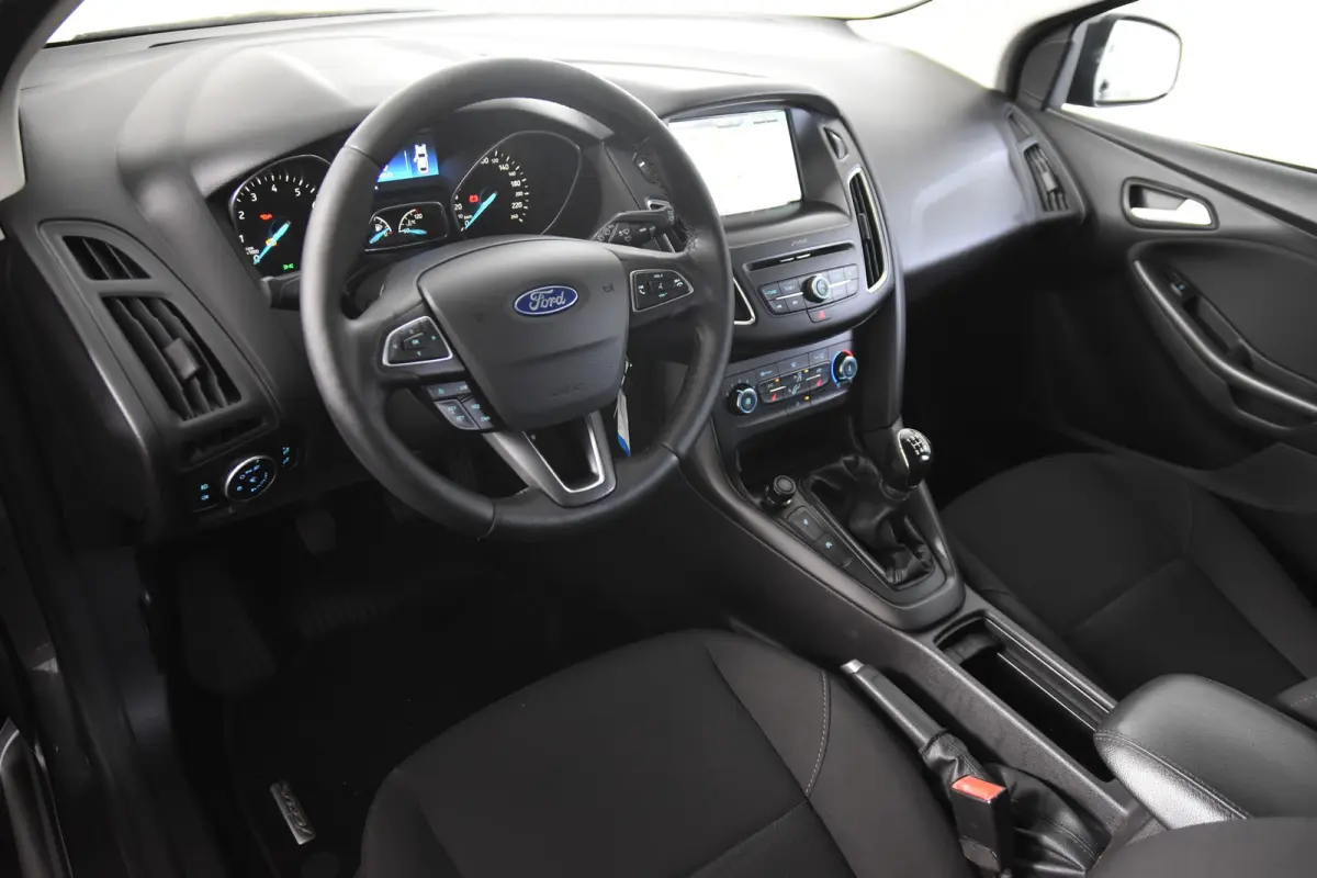 *Stoelverwarming*Cruise Control*PDC*