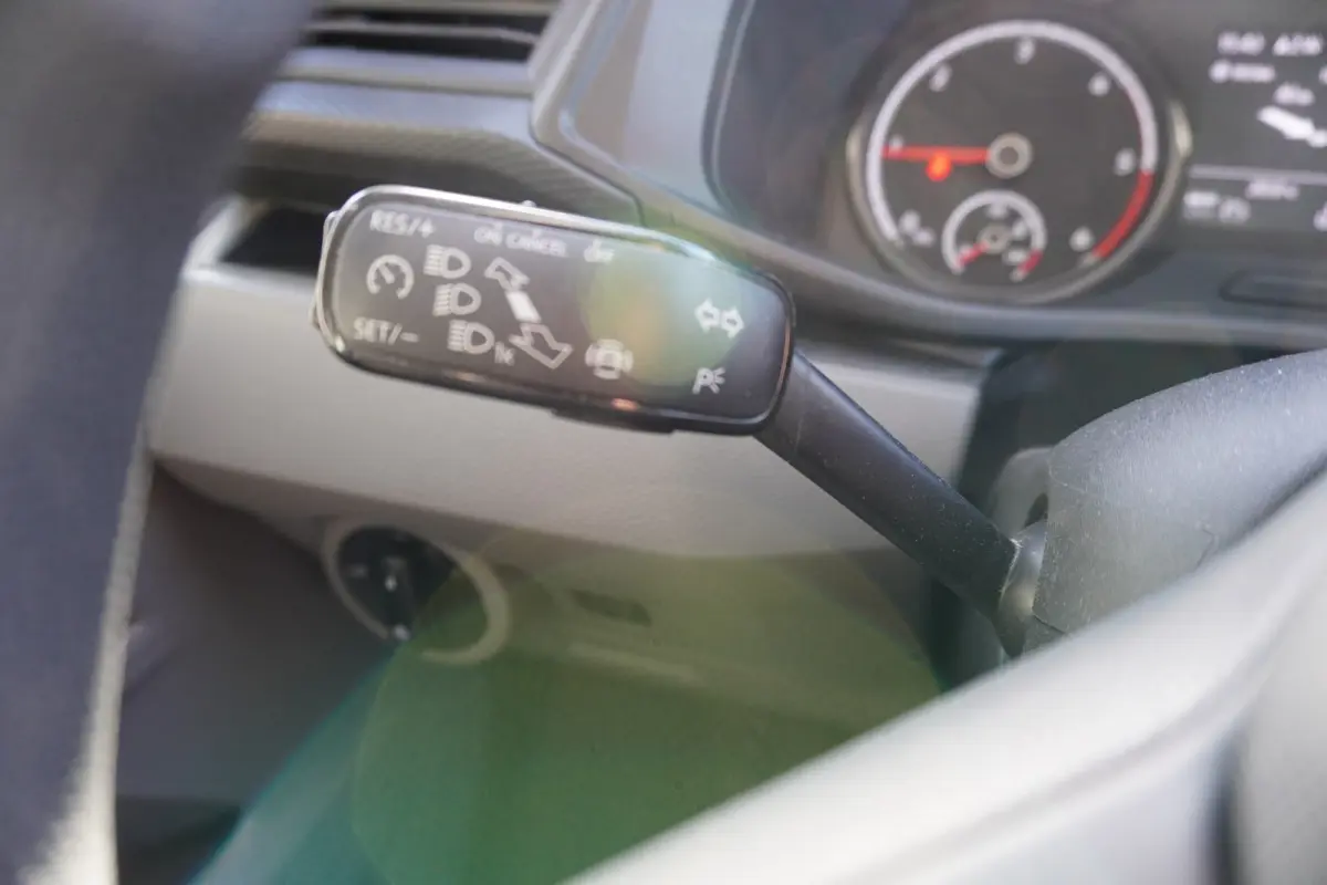 2.0 TDI 150PK L2H1 9 Persoons nr. V120 | Airco | Cruise | Navi | trekhaak