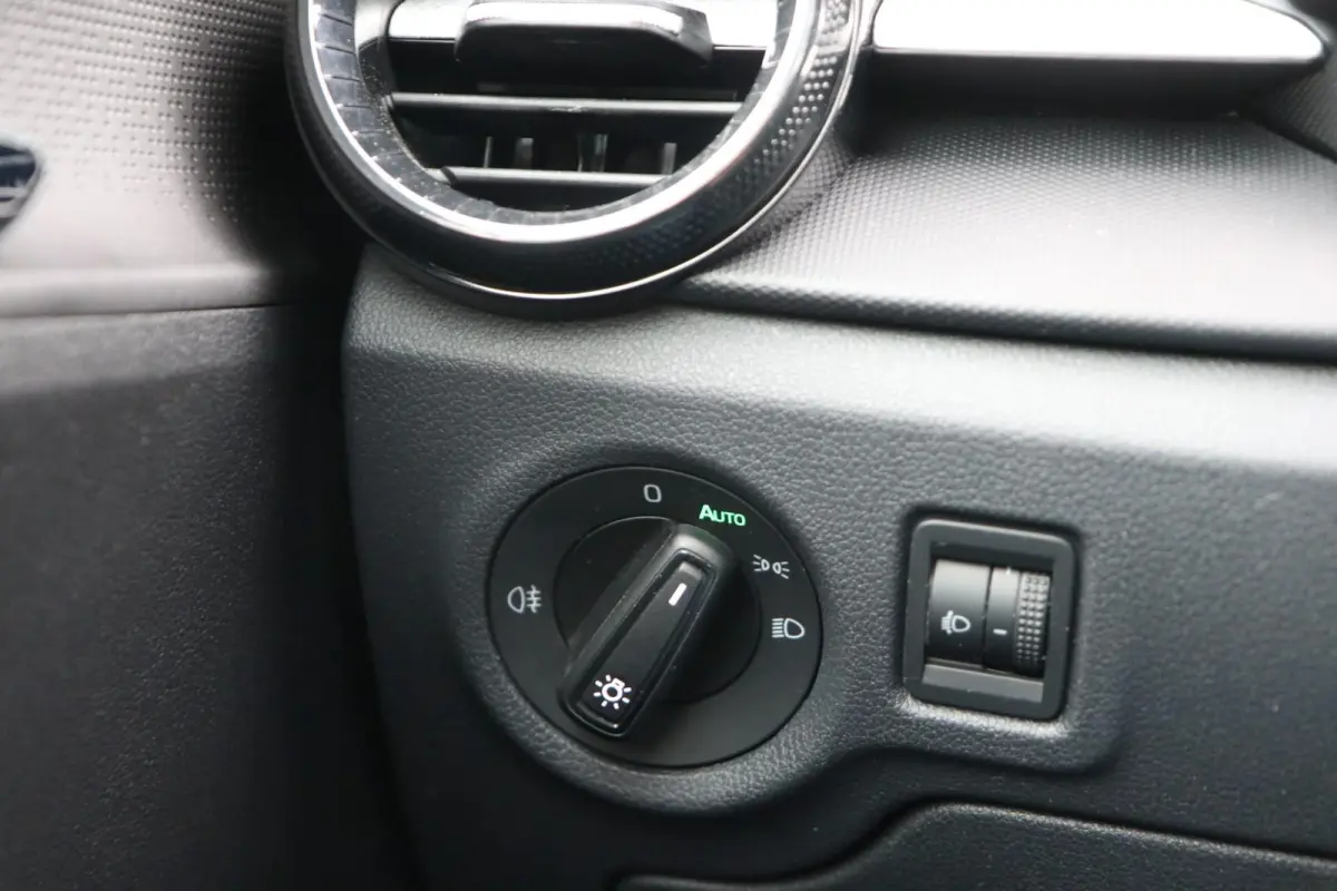1.0 TSI 110pk DSG Ambition | Smart Link | Airco | Parkeersensoren Achter
