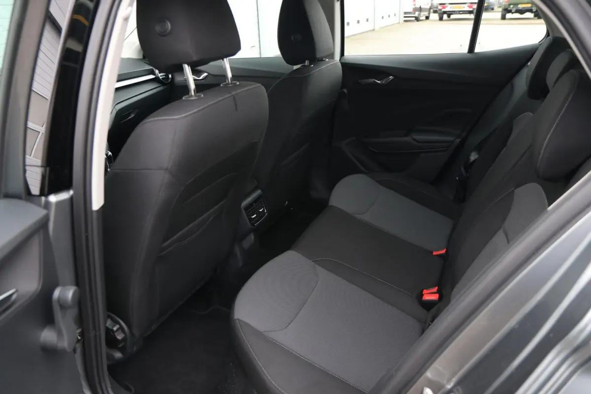 1.0 TSI 110pk DSG Ambition | Smart Link | Airco | Parkeersensoren Achter