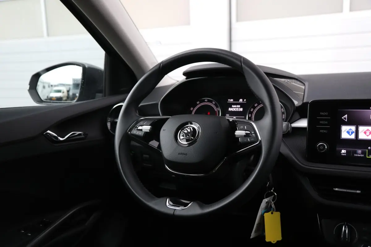 1.0 TSI 110pk DSG Ambition | Smart Link | Airco | Parkeersensoren Achter