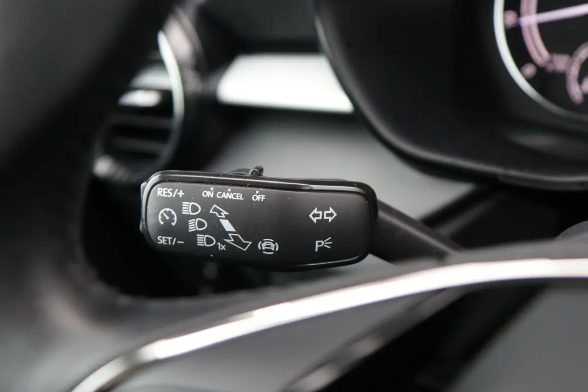 1.0 TSI 110pk DSG Ambition | Smart Link | Airco | Parkeersensoren Achter