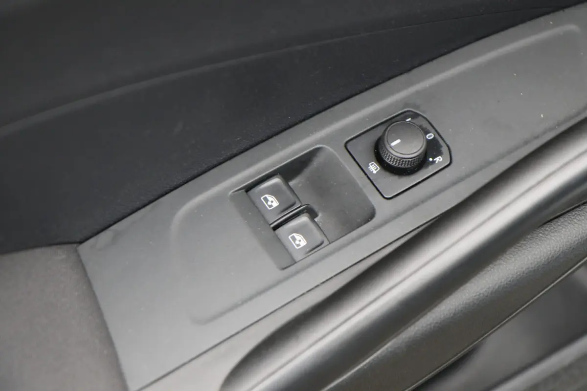 1.0 TSI 110pk DSG Ambition | Smart Link | Airco | Parkeersensoren Achter