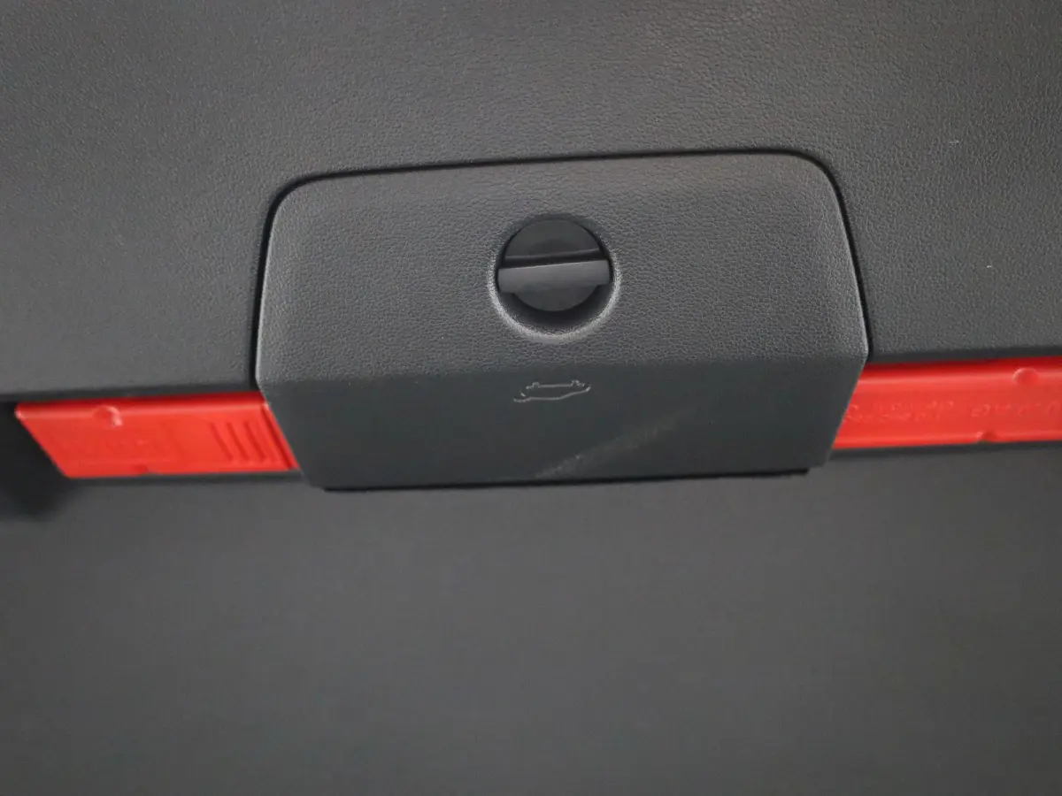 1.4 TSI eHybrid R-Line Business+ 245 PK| Dealeronderhouden | Trekhaak | Achterklep Elektrisch | Stoelverwarming Voor & Achter | Stuurwielverwarming | Achteruitrijcamera