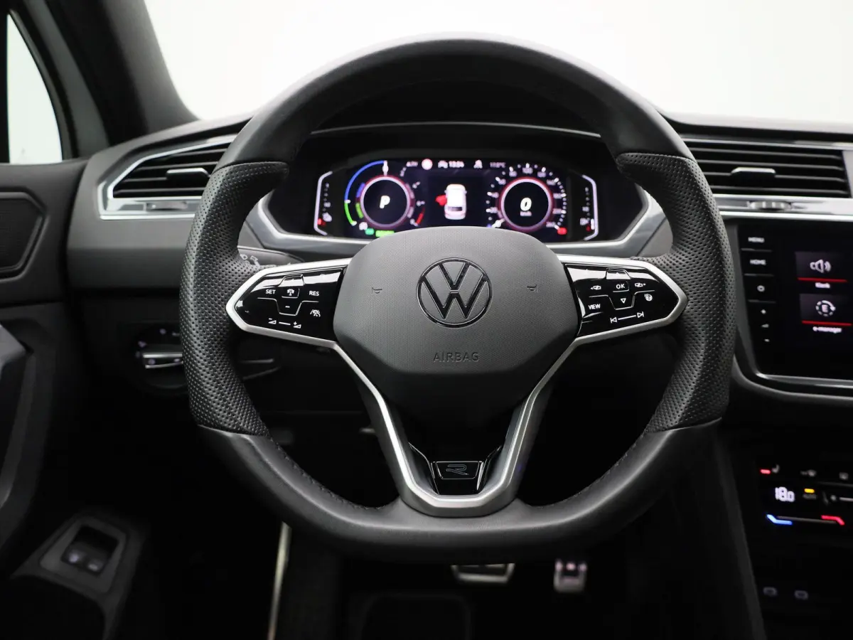 1.4 TSI eHybrid R-Line Business+ 245 PK| Dealeronderhouden | Trekhaak | Achterklep Elektrisch | Stoelverwarming Voor & Achter | Stuurwielverwarming | Achteruitrijcamera