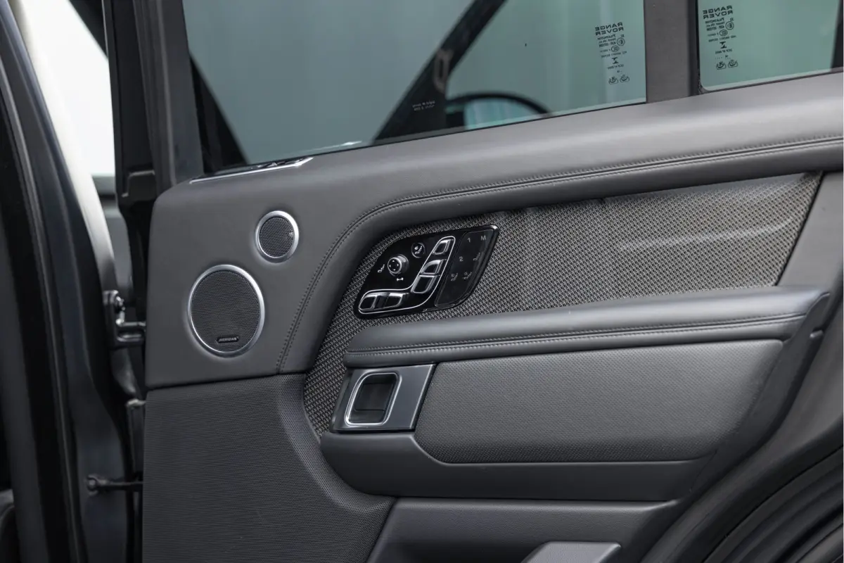 5.0 V8 SC 585pk SVAutobiography Dynamic SVO Ebony Leder Standverwarming Carbon RSE