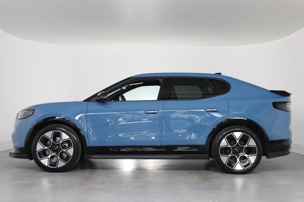 Collection Extended Range RWD | Direct Leverbaar! | Race Bodykit & Striping | Head-Up Display | 360* Camera | Bang & Olufsen Audio | Stoel met Geheugen & Massage | Adaptive Cruise Control | 