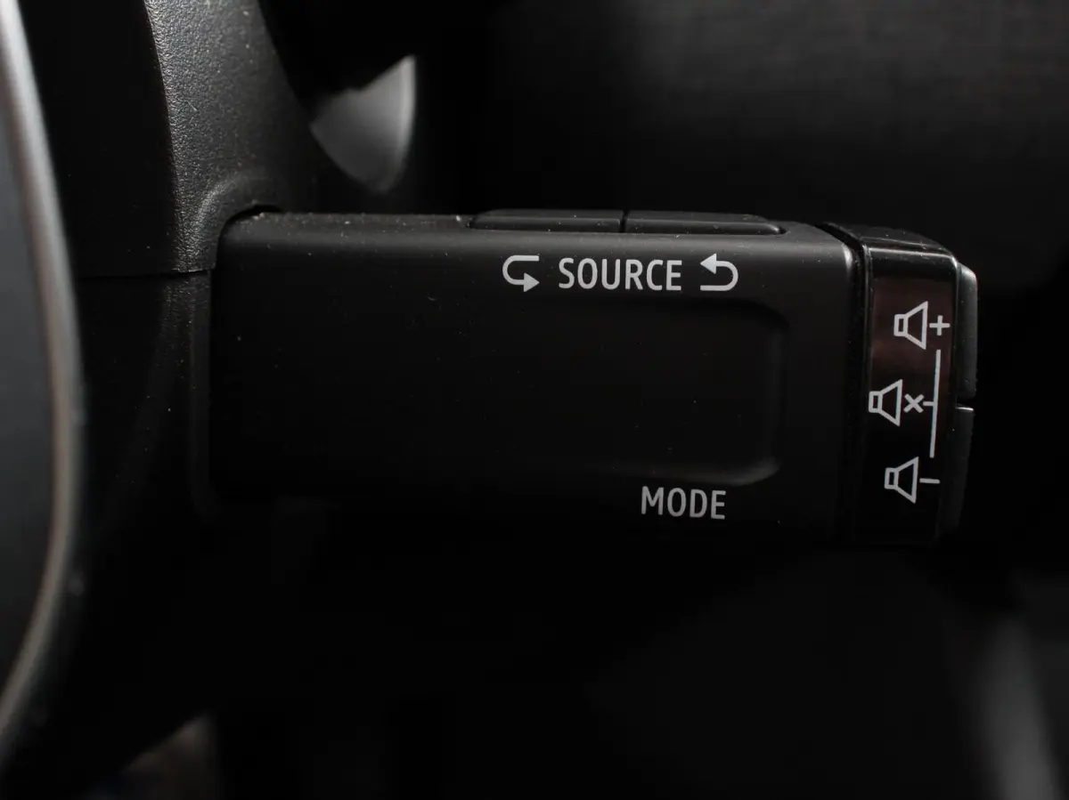 1.0 TCe 90 GPF evolution Navigatie Apple Carplay/Android Auto Led Dab Cruise Control Lichtmetalen Velgen