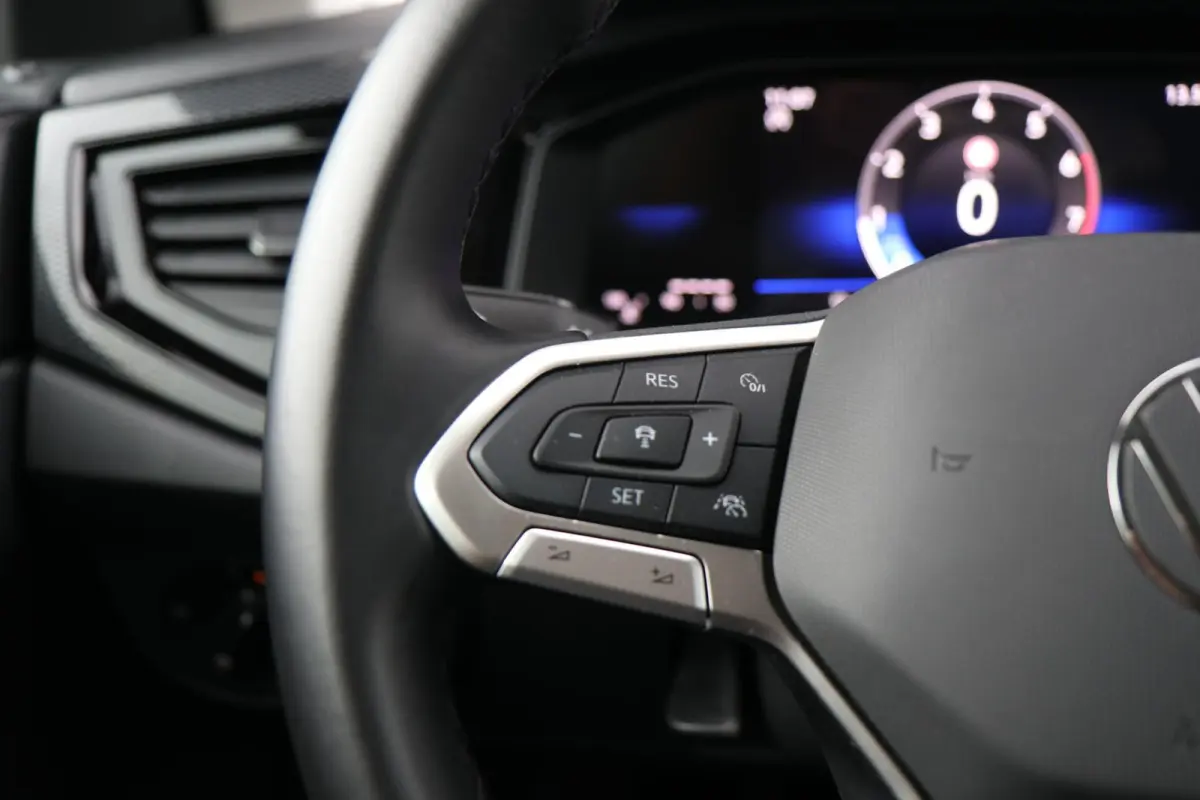 1.0 TSI 95pk Life Edition | App Connect | Achteruitrijcamera | Keyless