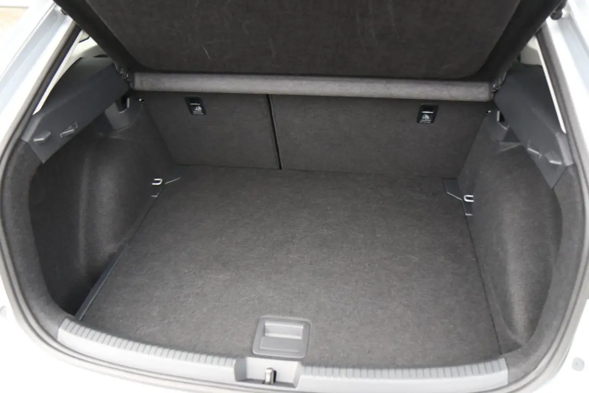 1.0 TSI 95pk Life Edition | App Connect | Achteruitrijcamera | Keyless