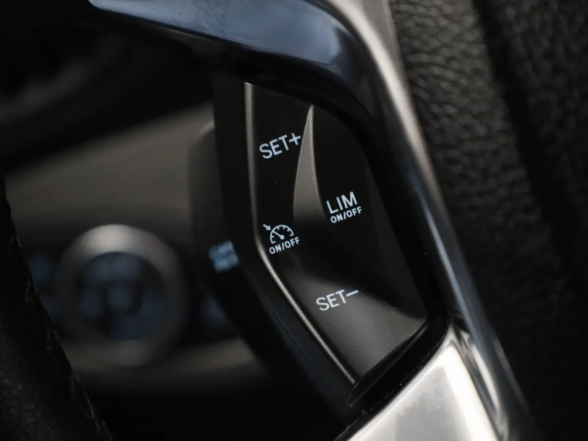 1.5 EcoBlue L1 Trend | TREKHAAK | Voorruitverwarming | Bluetooth | Airco | Laadruimte Bescherming