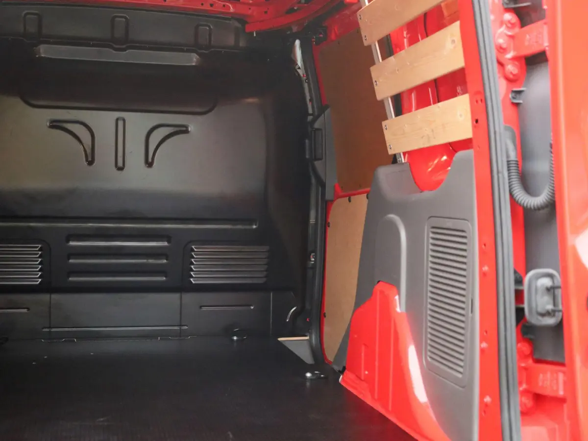 1.5 EcoBlue L1 Trend | TREKHAAK | Voorruitverwarming | Bluetooth | Airco | Laadruimte Bescherming