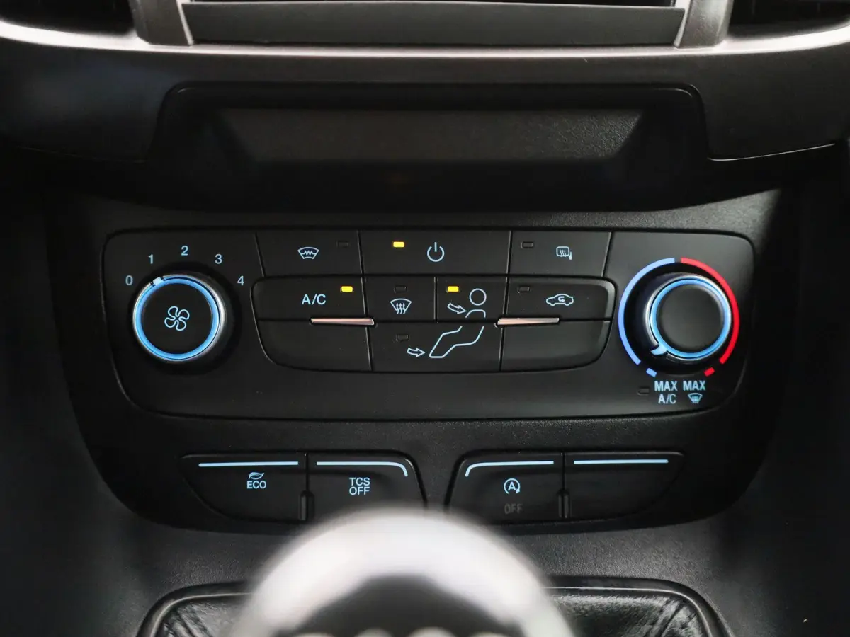 1.5 EcoBlue L1 Trend | TREKHAAK | Voorruitverwarming | Bluetooth | Airco | Laadruimte Bescherming