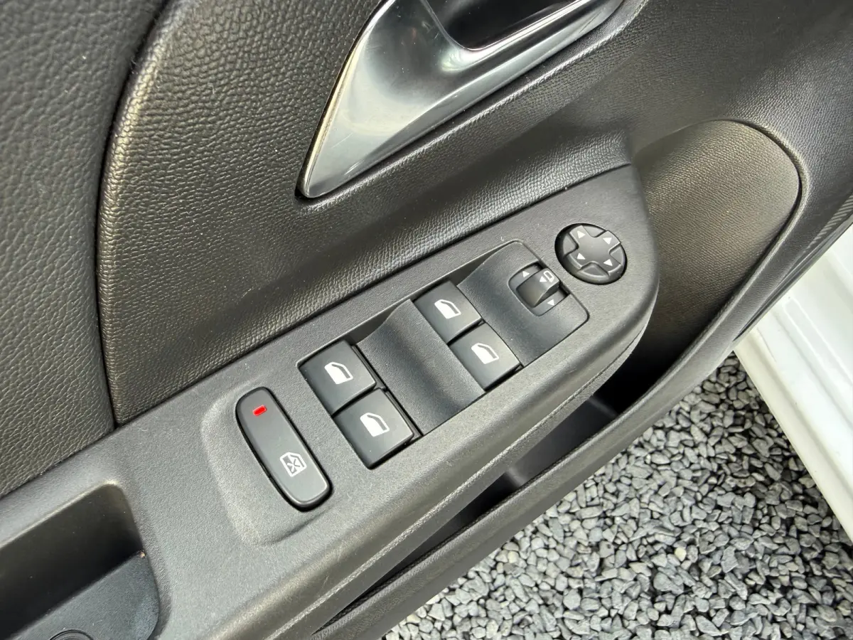 1.2 100PK GS Line | KEYLESS ENTRY&START| CAMERA ACHTER| PARKEERSENSOREN V&A| CRUISE CONTROL