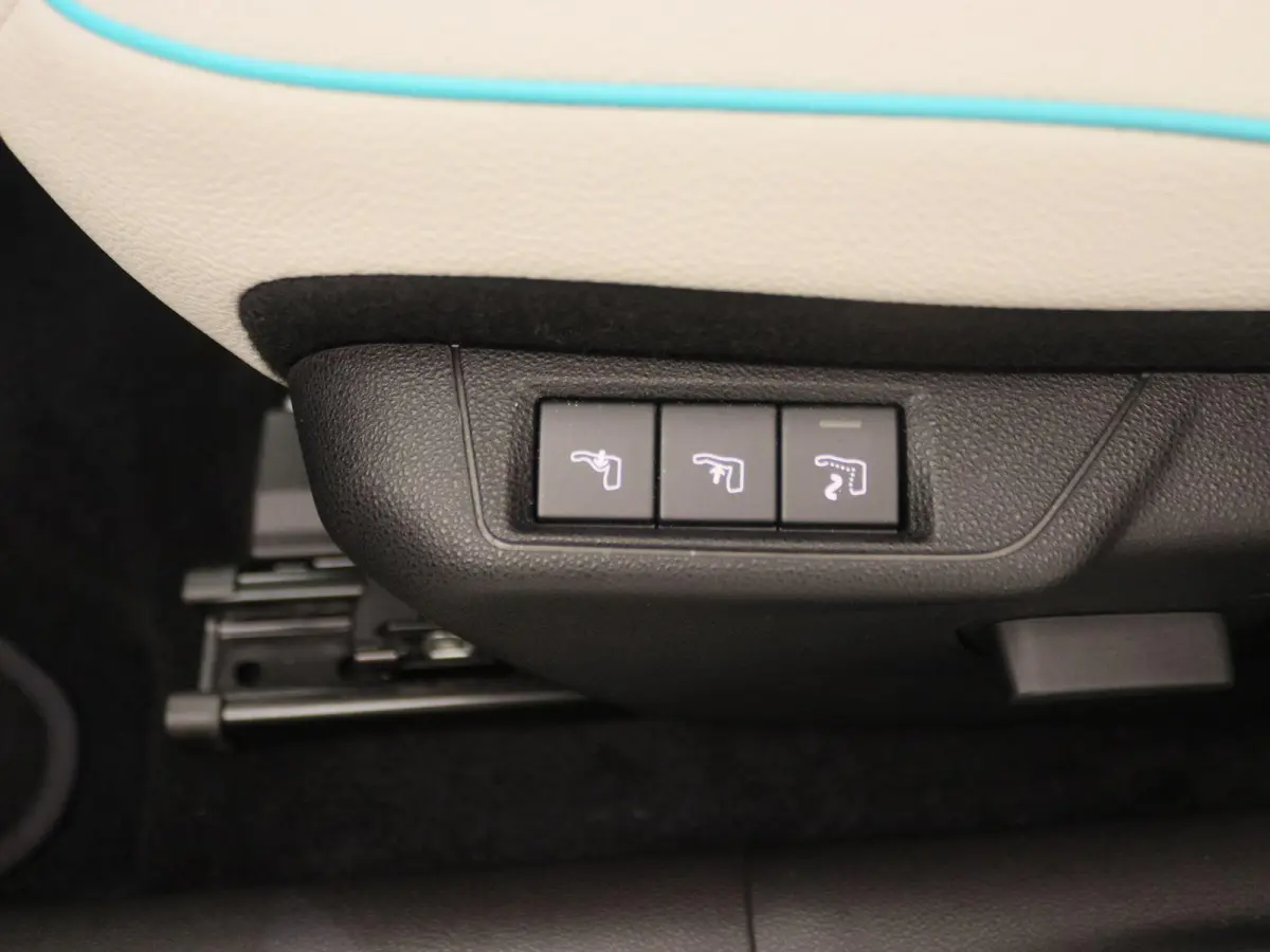 1.2 Hybrid La Prima | Navigatie | Parkeercamera Achter | PDC V + A | Stoelverwarming |