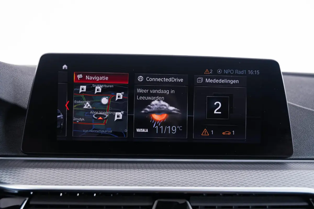 530i xDrive High Executive M Sport - Trekhaak - Ambiance verlichting - Driving/Parking Assistant - Sportstoelen - Elektrisch verwarmde voorstoelen - Navigatiesysteem Professional - Harman ka