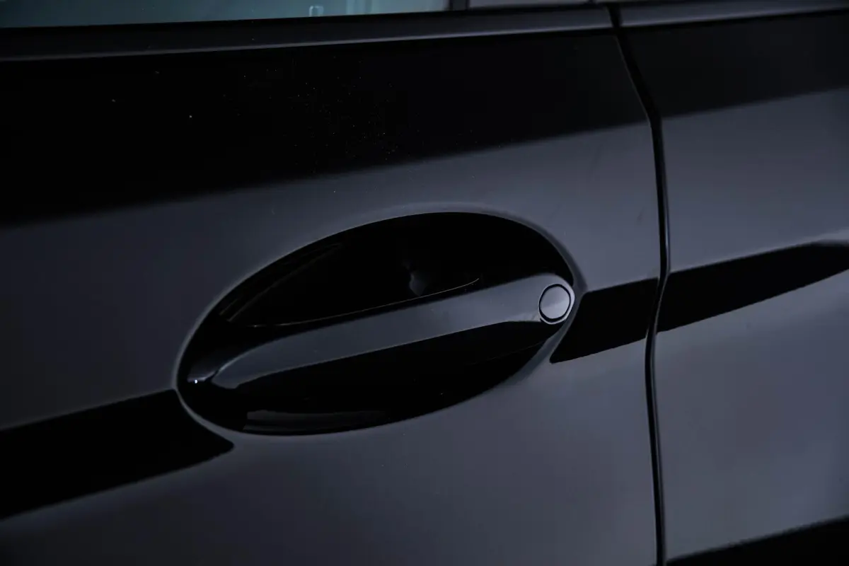 530i xDrive High Executive M Sport - Trekhaak - Ambiance verlichting - Driving/Parking Assistant - Sportstoelen - Elektrisch verwarmde voorstoelen - Navigatiesysteem Professional - Harman ka