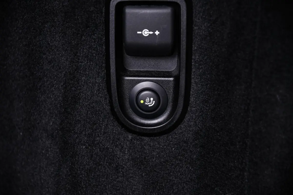 530i xDrive High Executive M Sport - Trekhaak - Ambiance verlichting - Driving/Parking Assistant - Sportstoelen - Elektrisch verwarmde voorstoelen - Navigatiesysteem Professional - Harman ka