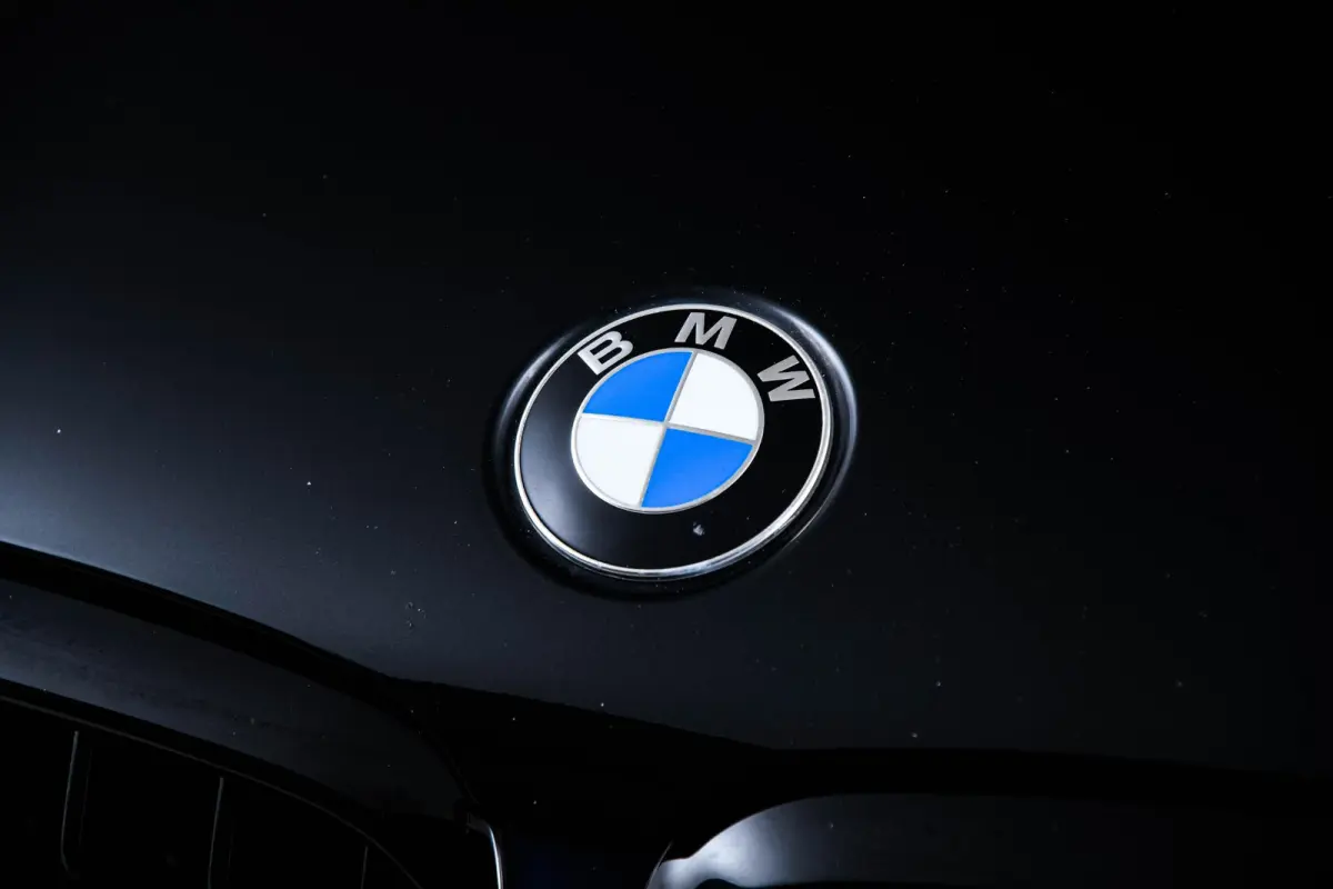 530i xDrive High Executive M Sport - Trekhaak - Ambiance verlichting - Driving/Parking Assistant - Sportstoelen - Elektrisch verwarmde voorstoelen - Navigatiesysteem Professional - Harman ka