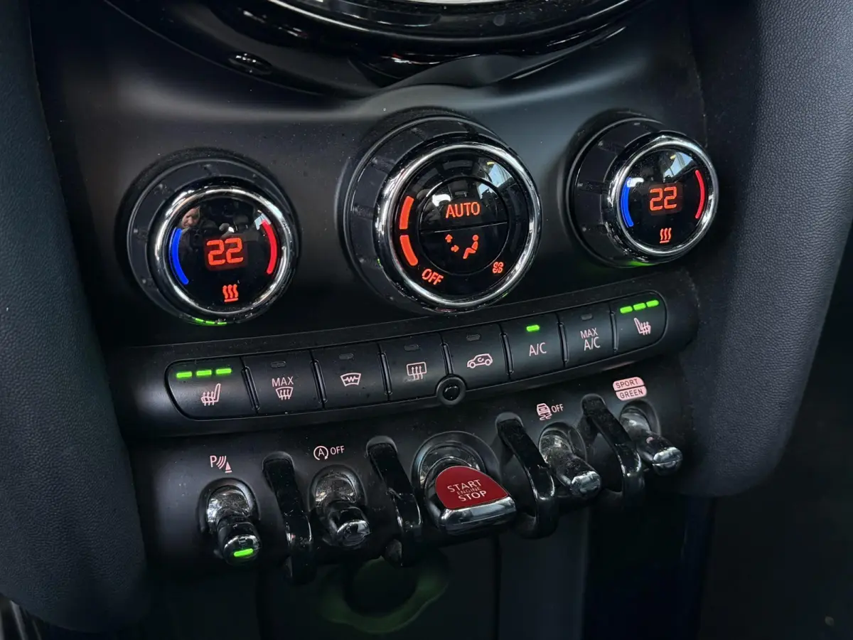 1.5 136PK | UNIEK NETTE STAAT | 1e Eigenaar | NL Auto | AUTOMAAT | LUXE | Cabrio | John Cooper Works | JCW | NAP | Harman Kardon | Achteruitrijcamera | Keyless Entry | Carplay | Cruise Contr