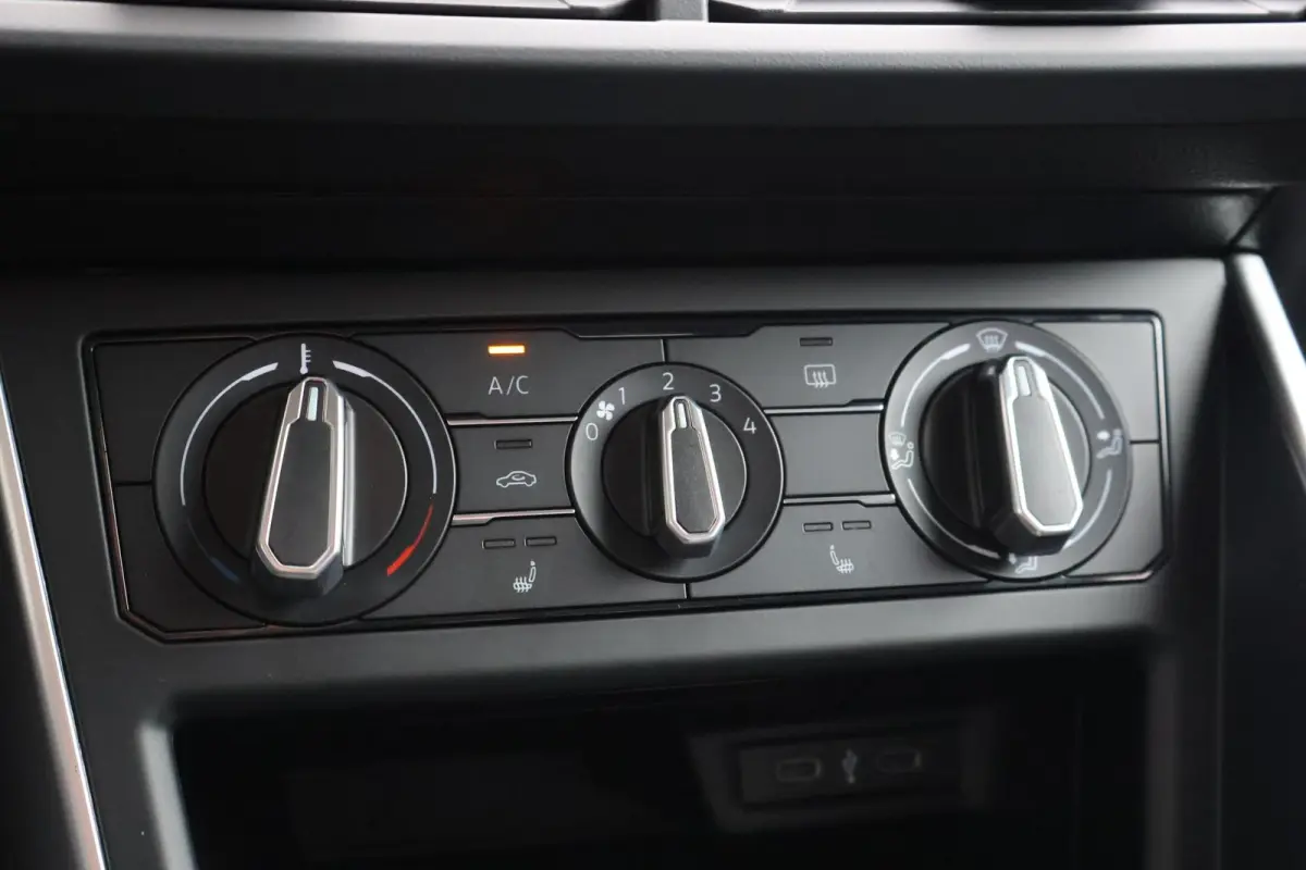 1.0 TSI 95pk Life Edition | Camera | PDC | Adaptive Cruise | Carplay | Stoelverwarming