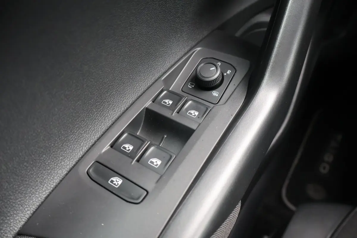 1.0 TSI 95pk Life Edition | Camera | PDC | Adaptive Cruise | Carplay | Stoelverwarming