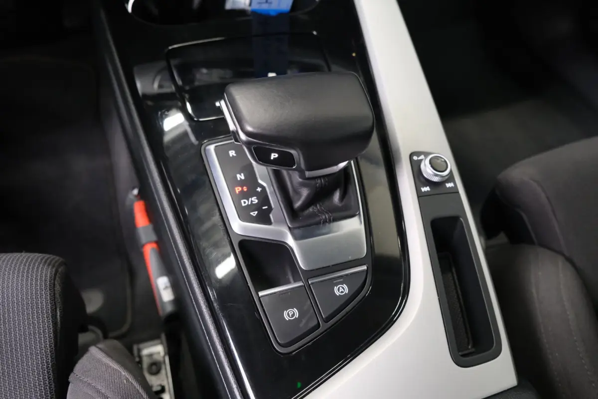 35 TFSI Launch edition Business Automaat - Airco, Cruise, Navi, PDC, Trekhaak.