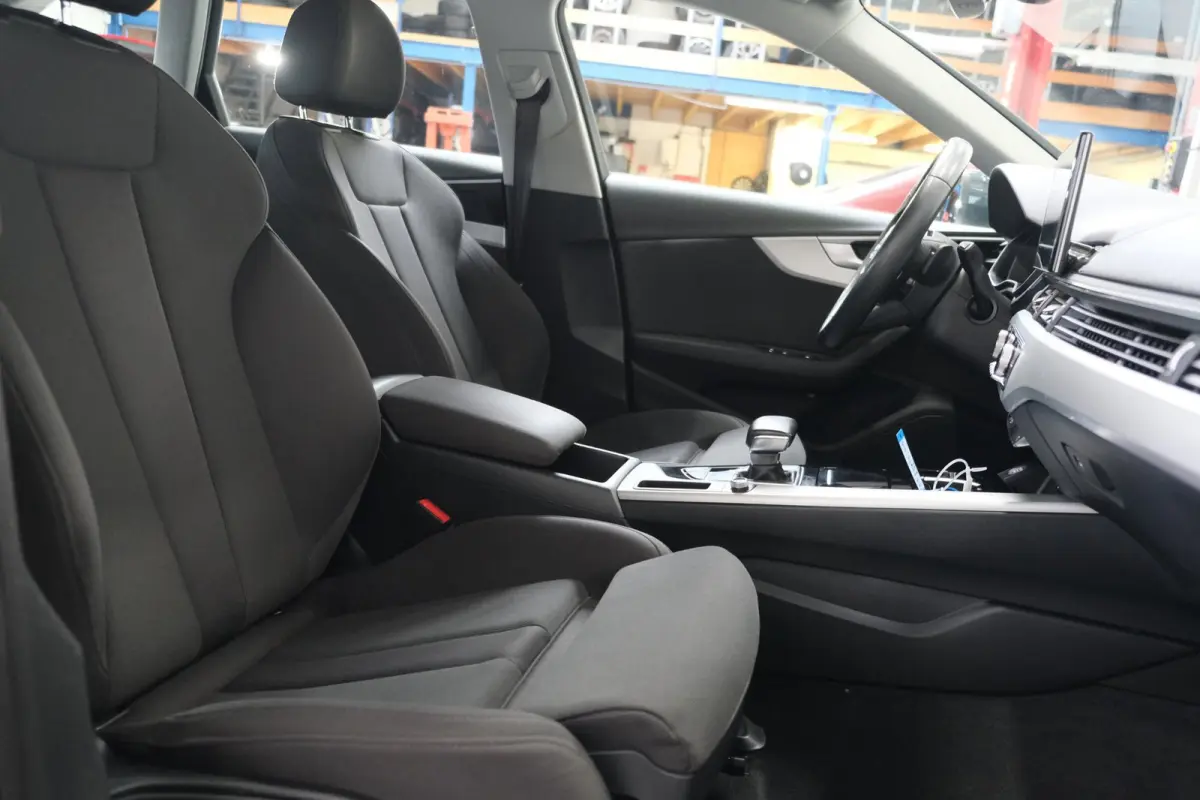 35 TFSI Launch edition Business Automaat - Airco, Cruise, Navi, PDC, Trekhaak.