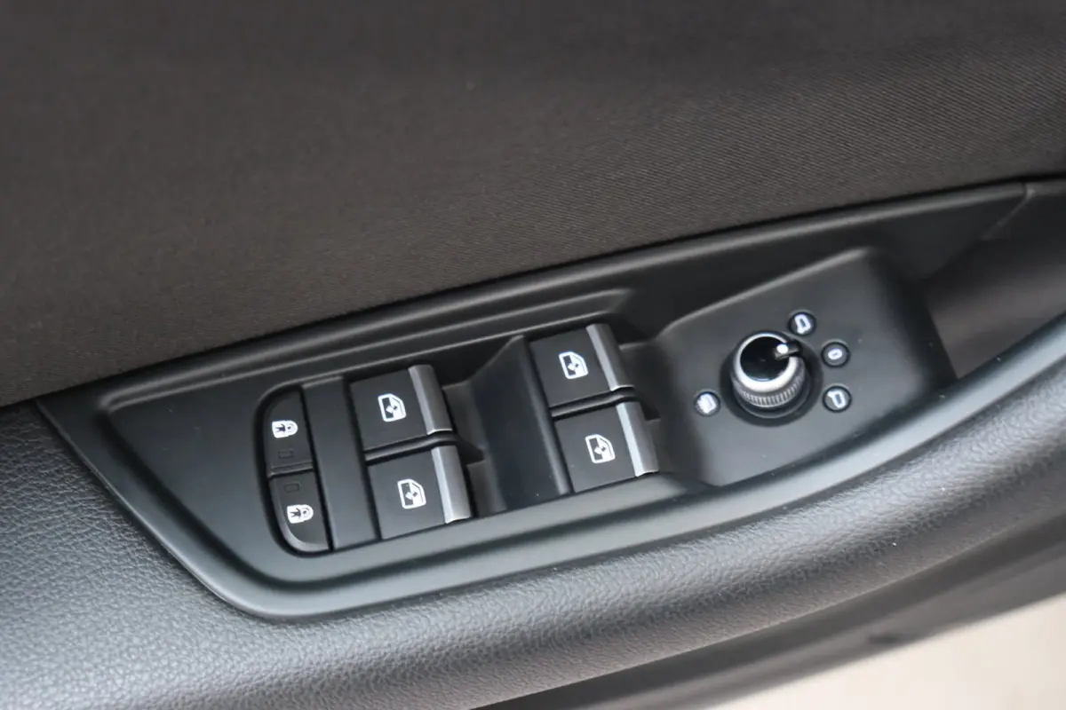 35 TFSI Launch edition Business Automaat - Airco, Cruise, Navi, PDC, Trekhaak.