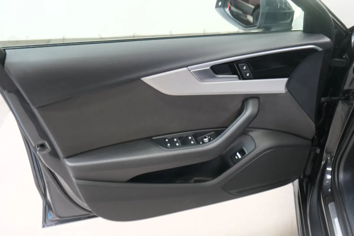 35 TFSI Launch edition Business Automaat - Airco, Cruise, Navi, PDC, Trekhaak.