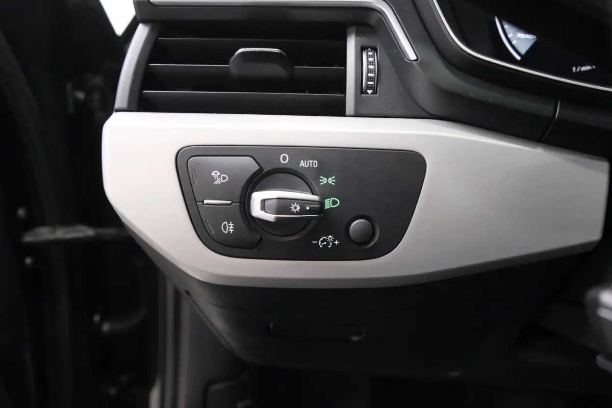 35 TFSI Launch edition Business Automaat - Airco, Cruise, Navi, PDC, Trekhaak.