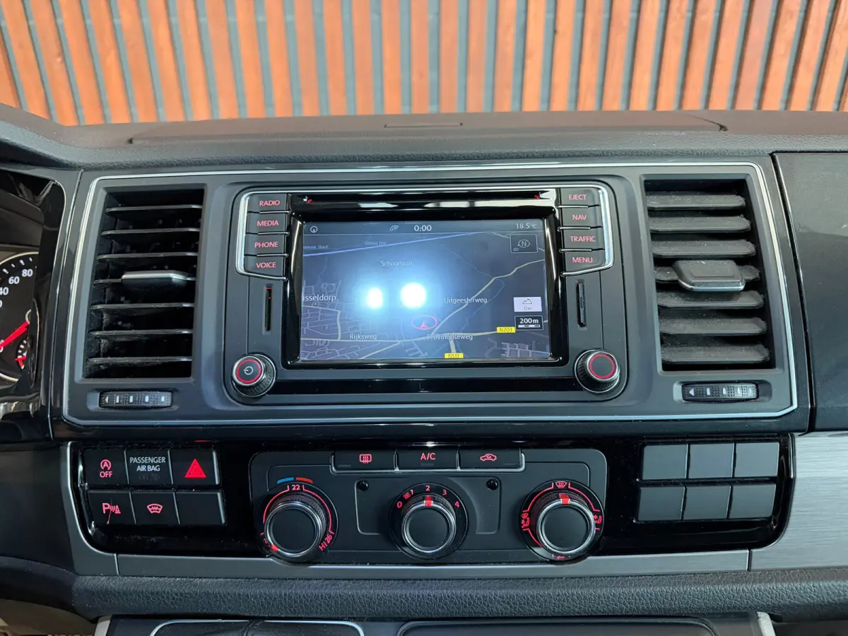 2.0 TDI L2H1 Highline Clima-Navi-Cruise-Stoelverw.-Trekhaak-NL Auto-NAP