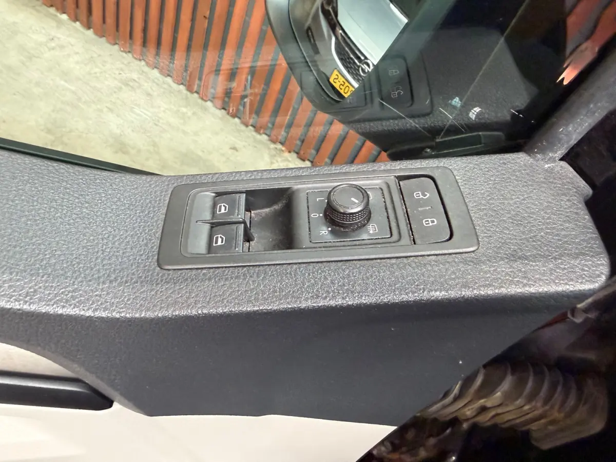 2.0 TDI L2H1 Highline Clima-Navi-Cruise-Stoelverw.-Trekhaak-NL Auto-NAP