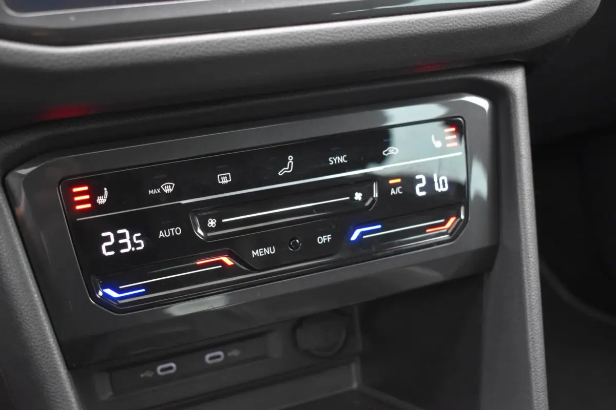 1.4 TSI eHybrid 3X R-Line Pano HUD Camera Trekhaak