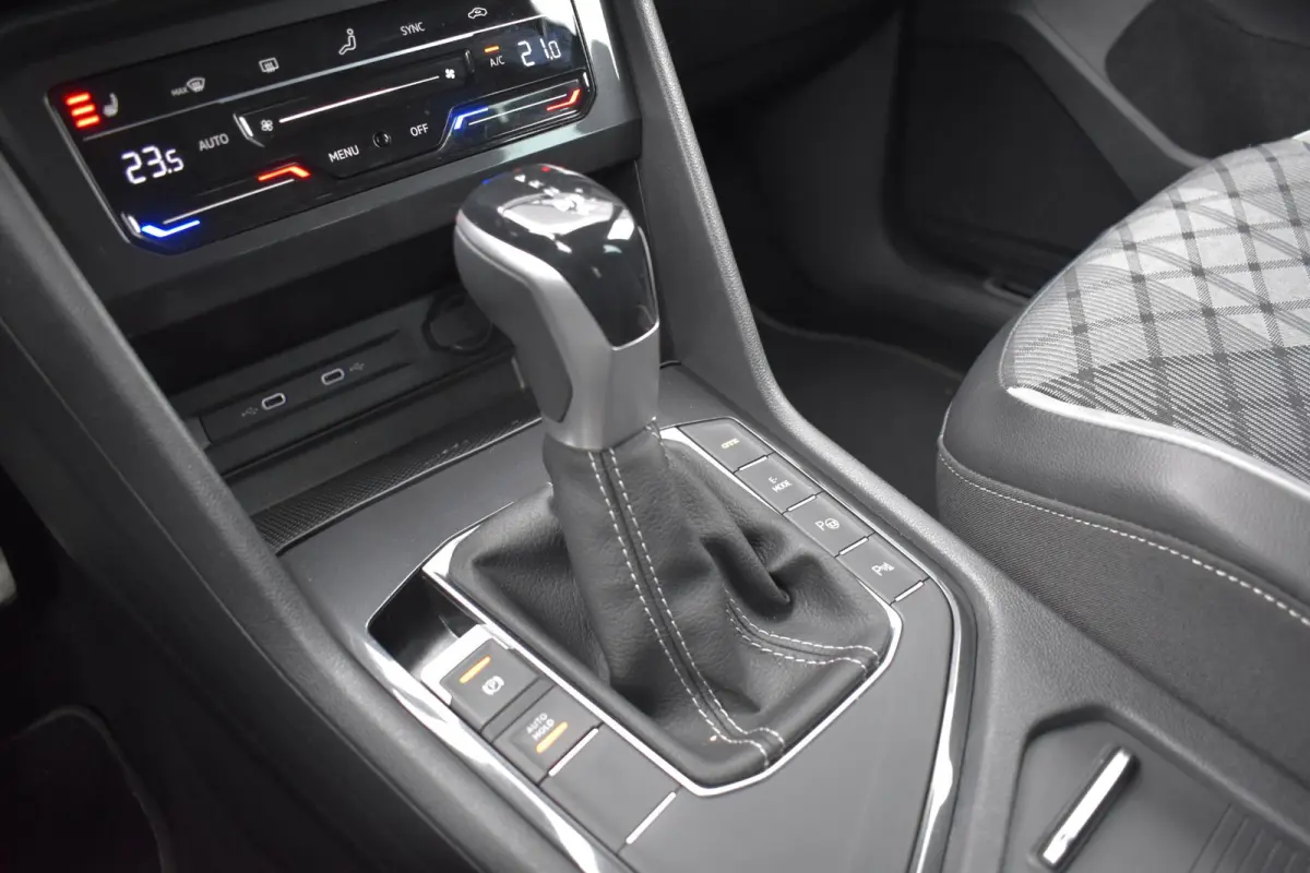 1.4 TSI eHybrid 3X R-Line Pano HUD Camera Trekhaak